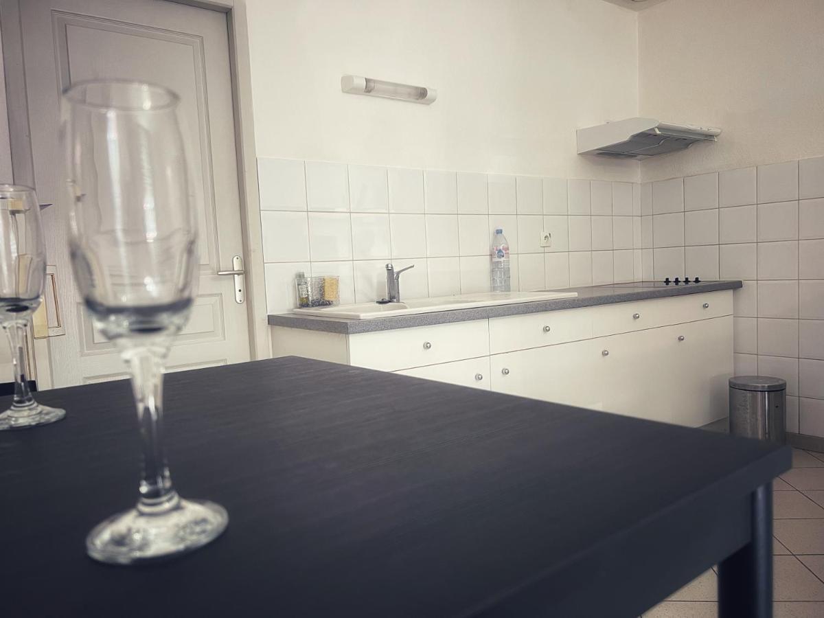 Superbe Studio Apartment Saint-Andre-de-Cubzac Bagian luar foto